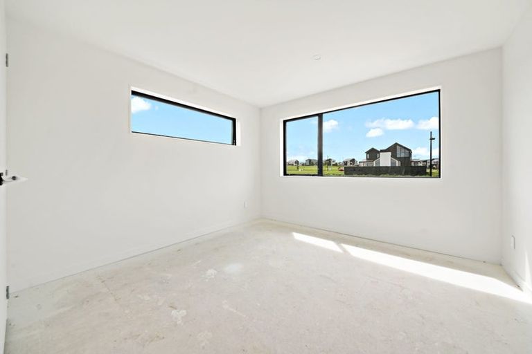 Photo of property in 43 Evergreen Parade, Rosehill, 2113
