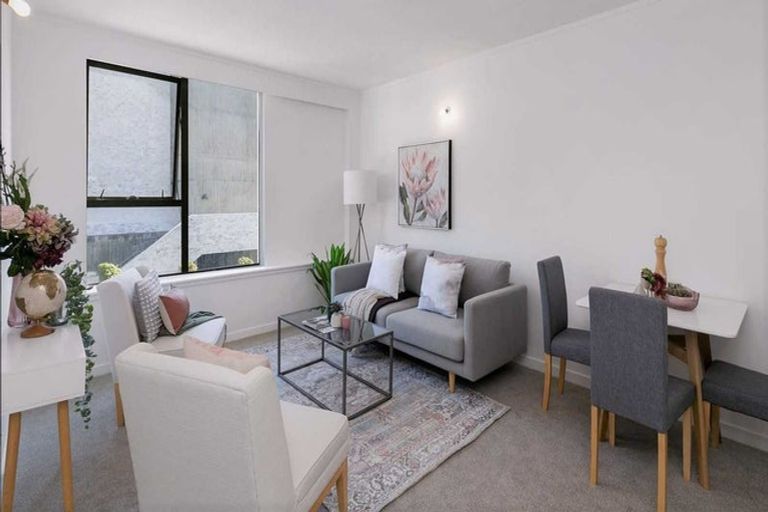 Photo of property in Hobson Court Flats, 22/70u Hobson Street, Thorndon, Wellington, 6011