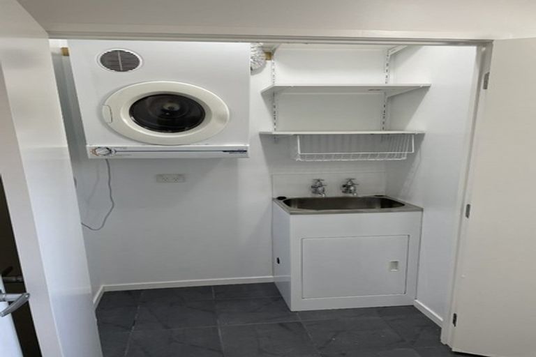 Photo of property in 1/8 Waikaremoana Place, Pakuranga Heights, Auckland, 2010