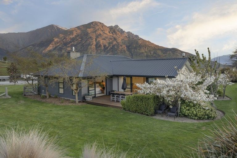 Photo of property in 39 Springbank Grove, Lower Shotover, Queenstown, 9371