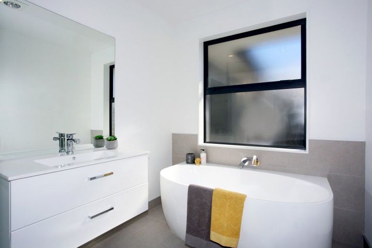 Photo of property in 14 Olivia Road, Pukekohe, 2120