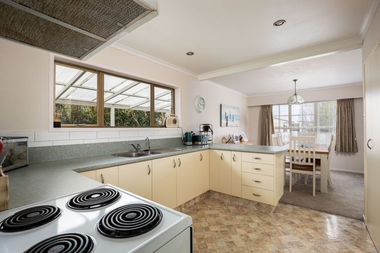 Photo of property in 72 Manu Crescent, Upper Vogeltown, New Plymouth, 4310