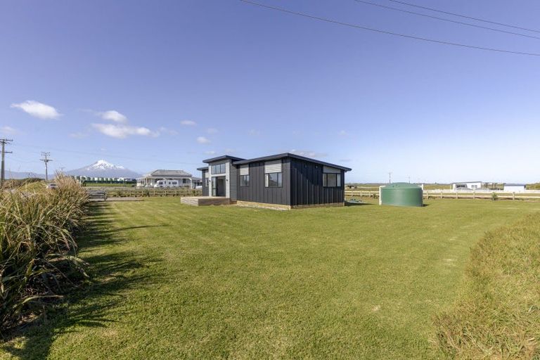 Photo of property in 387 Tipoka Road, Rahotu, Opunake, 4685