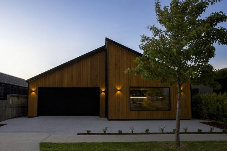 Photo of property in 48 Corriedale Road, Jacks Point, 9371