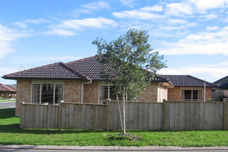 Photo of property in 2 Karson Place, Flat Bush, Auckland, 2016