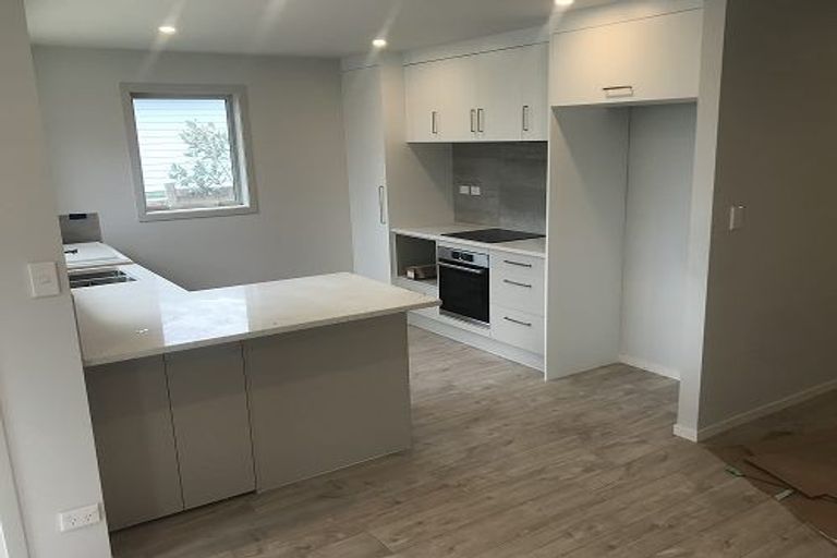 Photo of property in 7 Weka Close, Red Beach, 0932