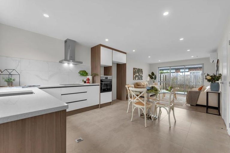 Photo of property in 4/5 Grange Road, Papatoetoe, Auckland, 2025