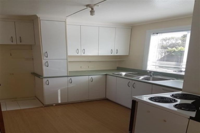 Photo of property in 1 Imperial Place, Henderson, Auckland, 0612