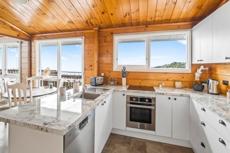 Photo of property in 286 Mount Pleasant Road, Mount Pleasant, Christchurch, 8081