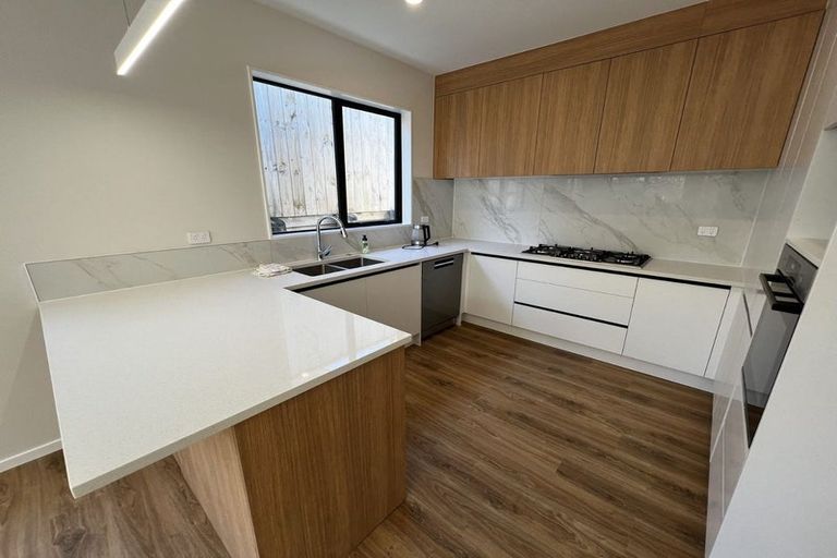 Photo of property in 7a Hinau Street, New Lynn, Auckland, 0600