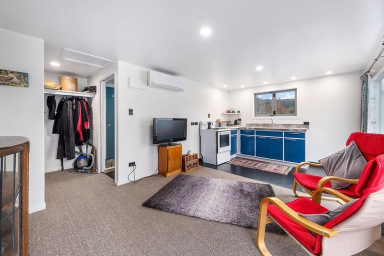 Photo of property in 146a Waikawa Road, Picton, 7220