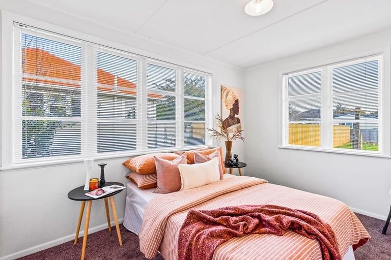 Photo of property in 5 Goldsmith Crescent, Levin, 5510