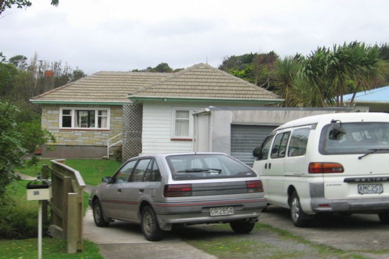 Photo of property in 39 Collins Avenue, Tawa, Wellington, 5028