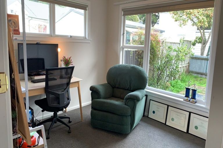 Photo of property in 2a Roscoe Street, Saint Martins, Christchurch, 8022