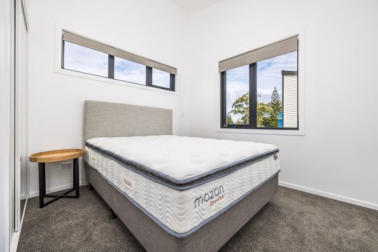 Photo of property in 1 Te Puketoka Lane, Mangere, 2022