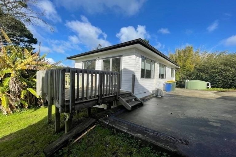 Photo of property in 7 Mirage Place, Beach Haven, Auckland, 0626