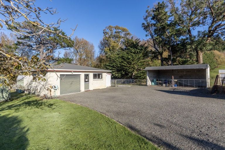 Photo of property in 208 Adelaide Road, Dannevirke, 4930