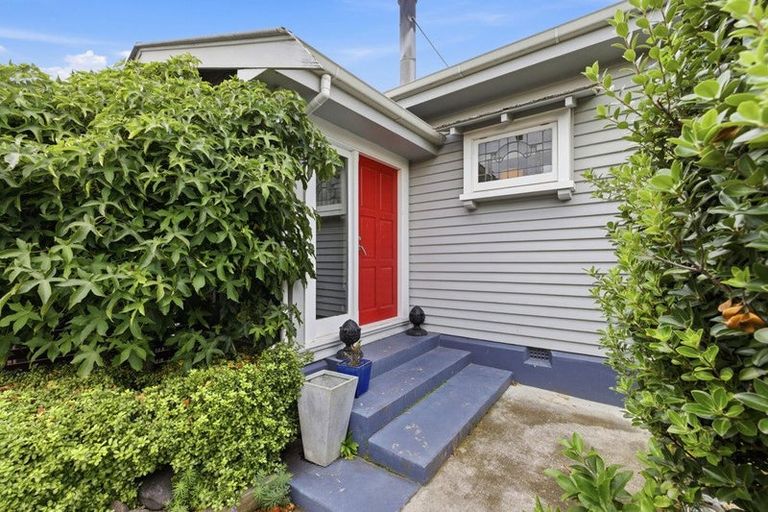 Photo of property in 24 Birdwood Avenue, Beckenham, Christchurch, 8023