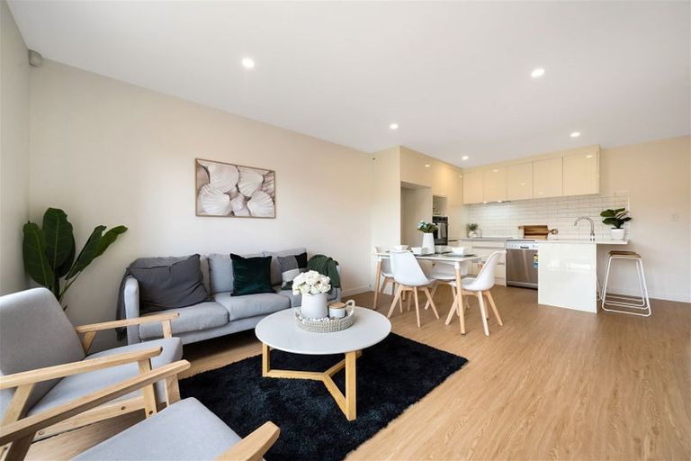 Photo of property in 11e Reid Road, New Lynn, Auckland, 0600