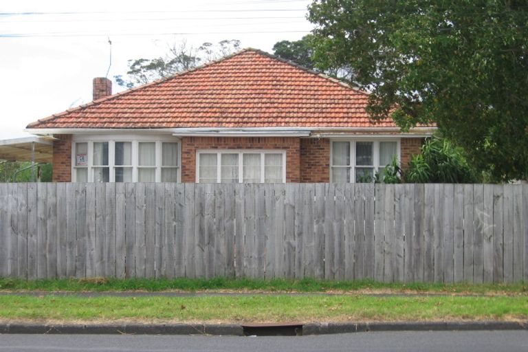 Photo of property in 70 Portage Road, New Lynn, Auckland, 0600