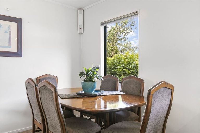Photo of property in 2/6 Fernlea Rise, Bayview, Auckland, 0629