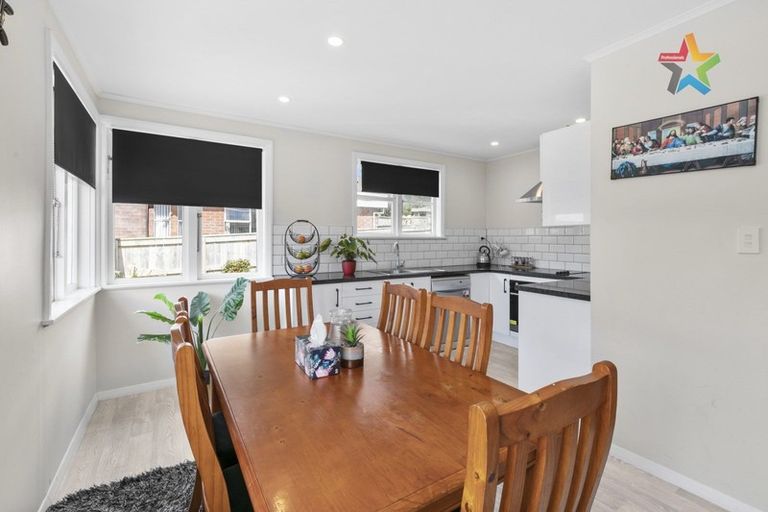 Photo of property in 113 Stokes Valley Road, Stokes Valley, Lower Hutt, 5019