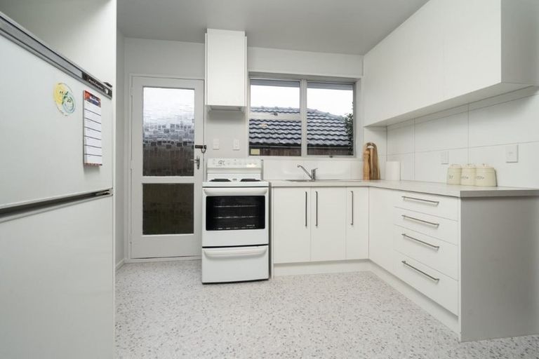 Photo of property in 2/176 Yaldhurst Road, Sockburn, Christchurch, 8042