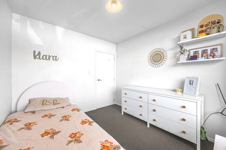 Photo of property in 12 Rosanna Place, Aranui, Christchurch, 8061
