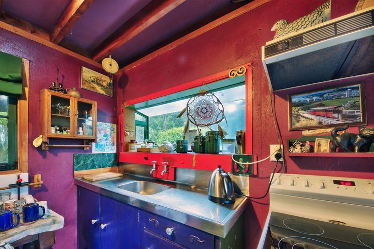 Photo of property in 33 Tainui Road, Titirangi, Auckland, 0604