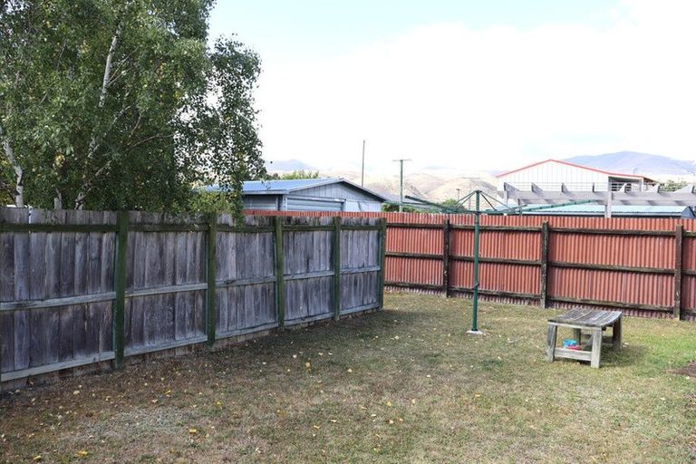Photo of property in 39 Waitaki Drive East, Otematata, 9412
