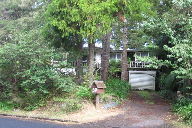 Photo of property in 39 Ngaio Road, Titirangi, Auckland, 0604