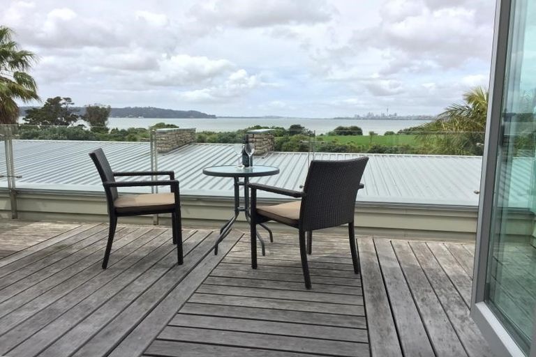 Photo of property in 47 Spinnaker Drive, Te Atatu Peninsula, Auckland, 0610