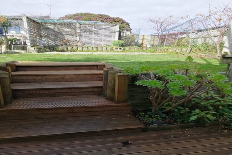 Photo of property in 28 Langdale Avenue, Paraparaumu, 5032