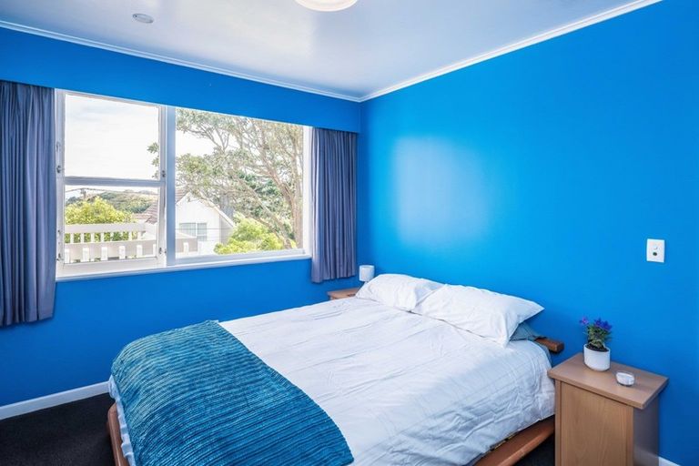 Photo of property in 4 Dunmail Way, Newlands, Wellington, 6037