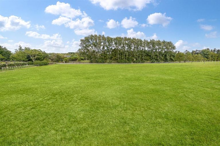 Photo of property in 62 Dysart Lane, Kumeu, 0891