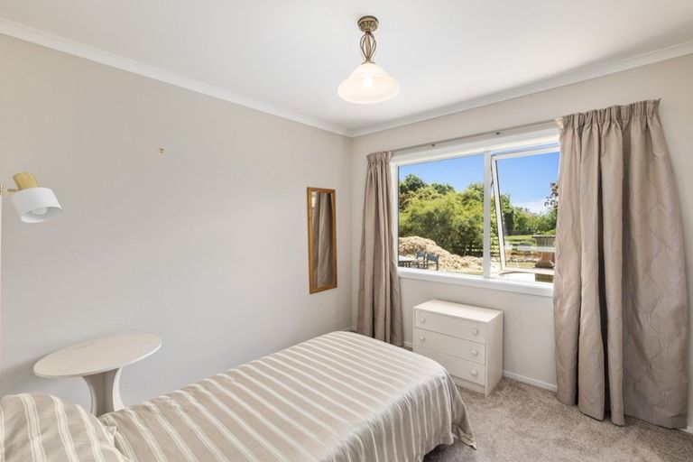 Photo of property in 468 Tararua Road, Levin, 5571