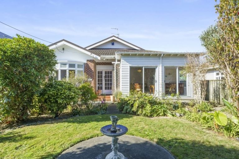 Photo of property in 303 The Parade, Island Bay, Wellington, 6023