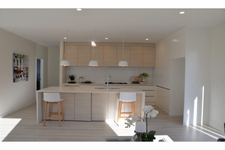 Photo of property in 98 Godfrey Drive, Orewa, 0931