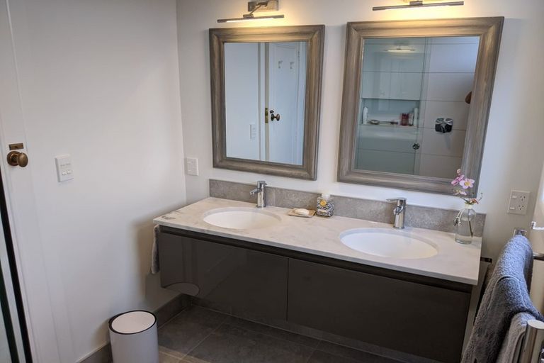 Photo of property in 165 Fendalton Road, Fendalton, Christchurch, 8052