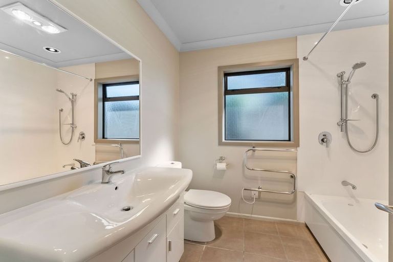 Photo of property in 1/1 The Moorings, Two Mile Bay, Taupo, 3330