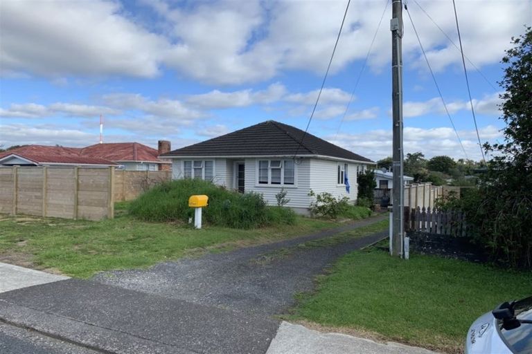 Photo of property in 1/121 Matipo Road, Te Atatu Peninsula, Auckland, 0610