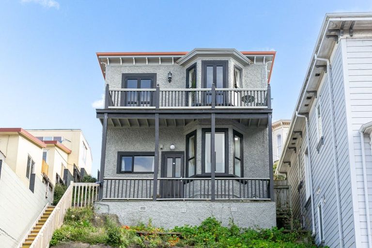 Photo of property in 2a Macdonald Crescent, Te Aro, Wellington, 6011