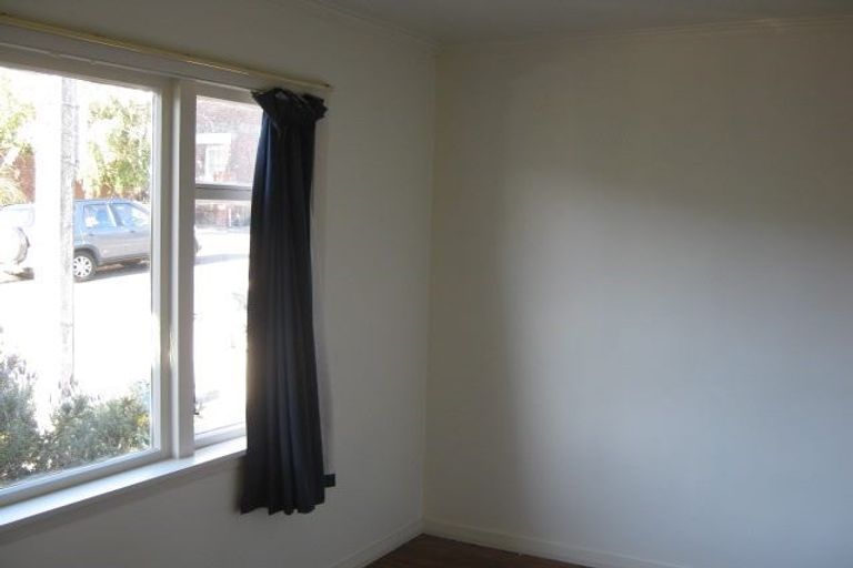 Photo of property in 36 Rolleston Street, Mount Cook, Wellington, 6021