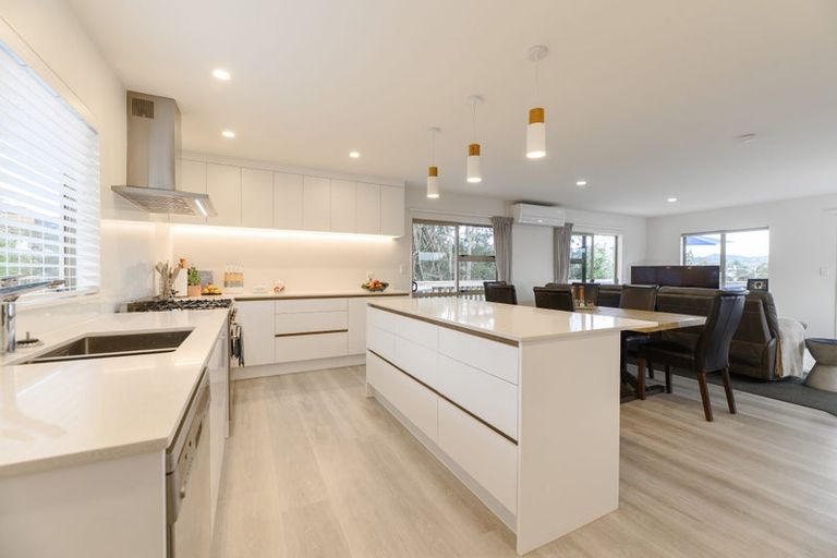 Photo of property in 57b Rangeview Road, Sunnyvale, Auckland, 0612