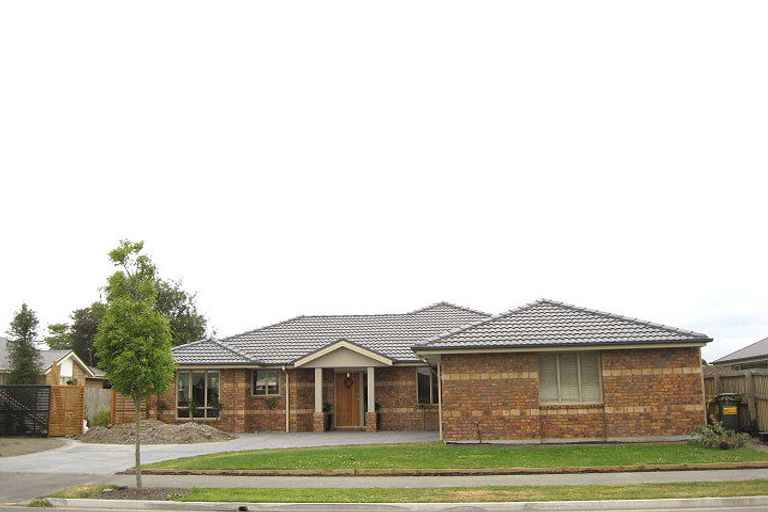 Photo of property in 12 Kohi Drive, Parklands, Christchurch, 8083