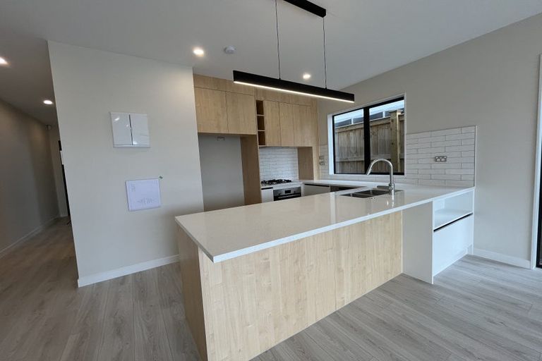 Photo of property in 20 Kapeta Lane, Karaka, 2113