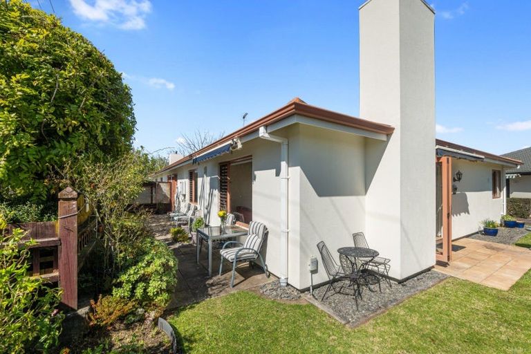Photo of property in Cotswold Court, 2/8 Cheyne Road, Pyes Pa, Tauranga, 3112