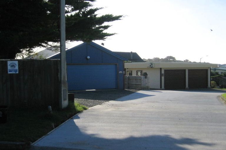 Photo of property in 4 Bothamley Lane, Titahi Bay, Porirua, 5022