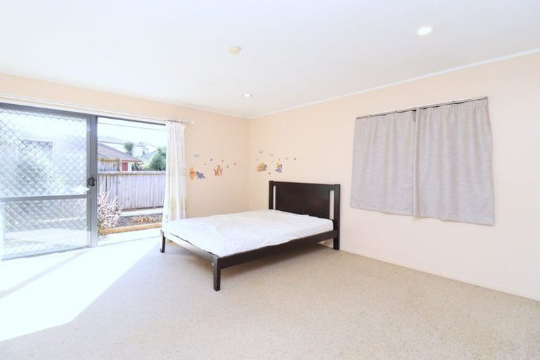 Photo of property in 1 Eroni Clarke Close, Flat Bush, Auckland, 2019