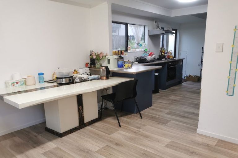 Photo of property in 14 Garton Drive, Massey, Auckland, 0614